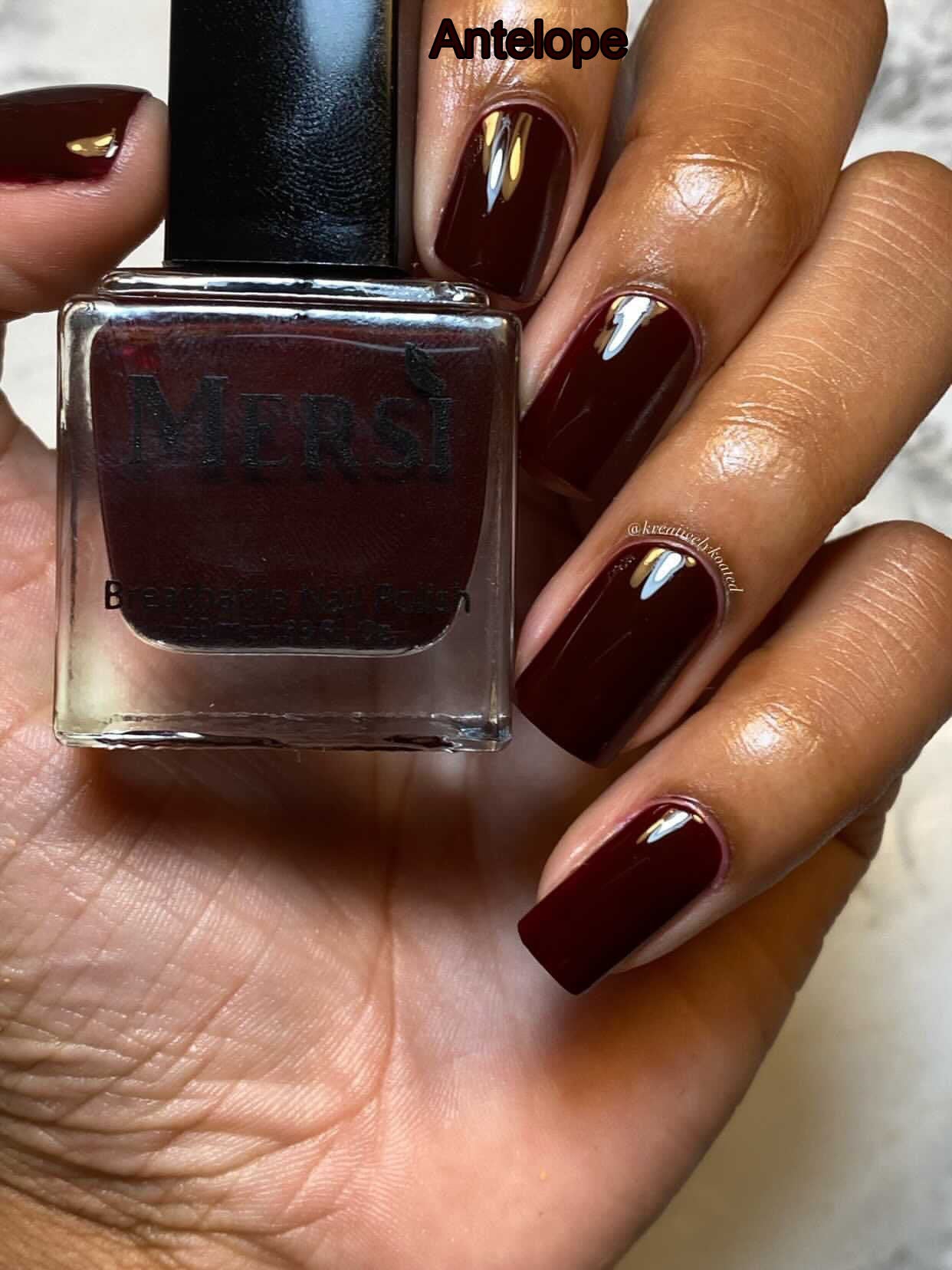 Red 3 Piece Nail Set - Image 4